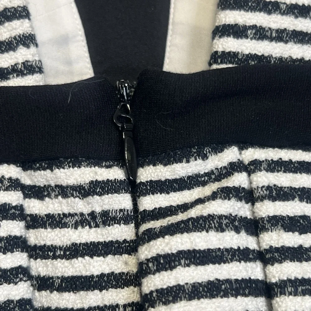 BCBGMAXAZRIA Piper V-Neck Peplum Mini Dress Deep‎ Back  Sz 4 Festival Striped